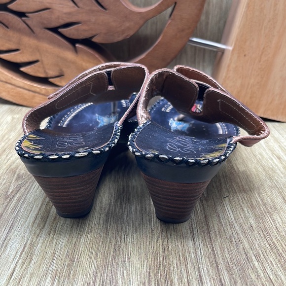 ELITE by Corey’s Folson Embossed Wedge Sandal - 9 (US) - Picture 4 of 8